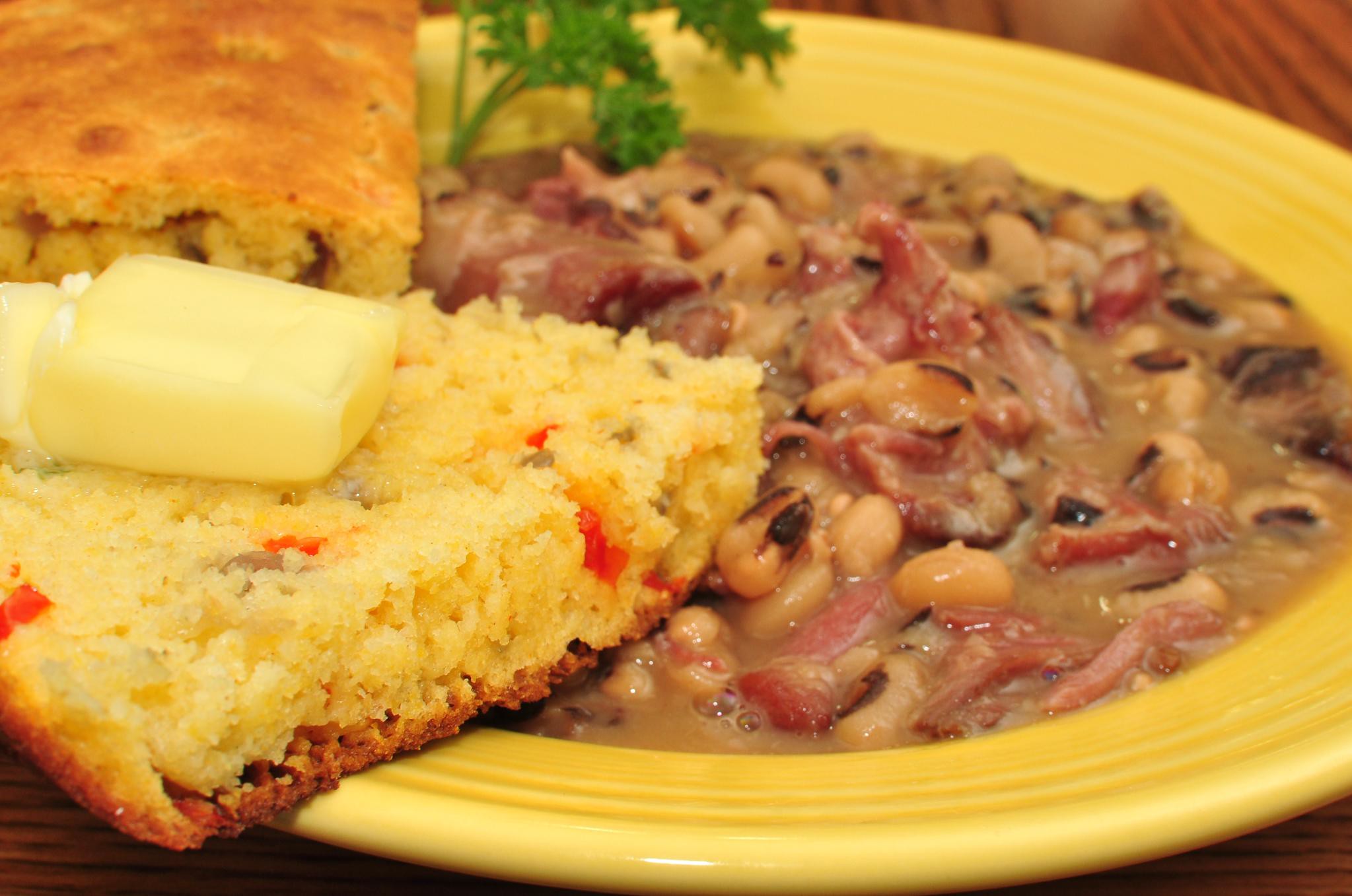black-eyed peas with smoked hocks and cornbread