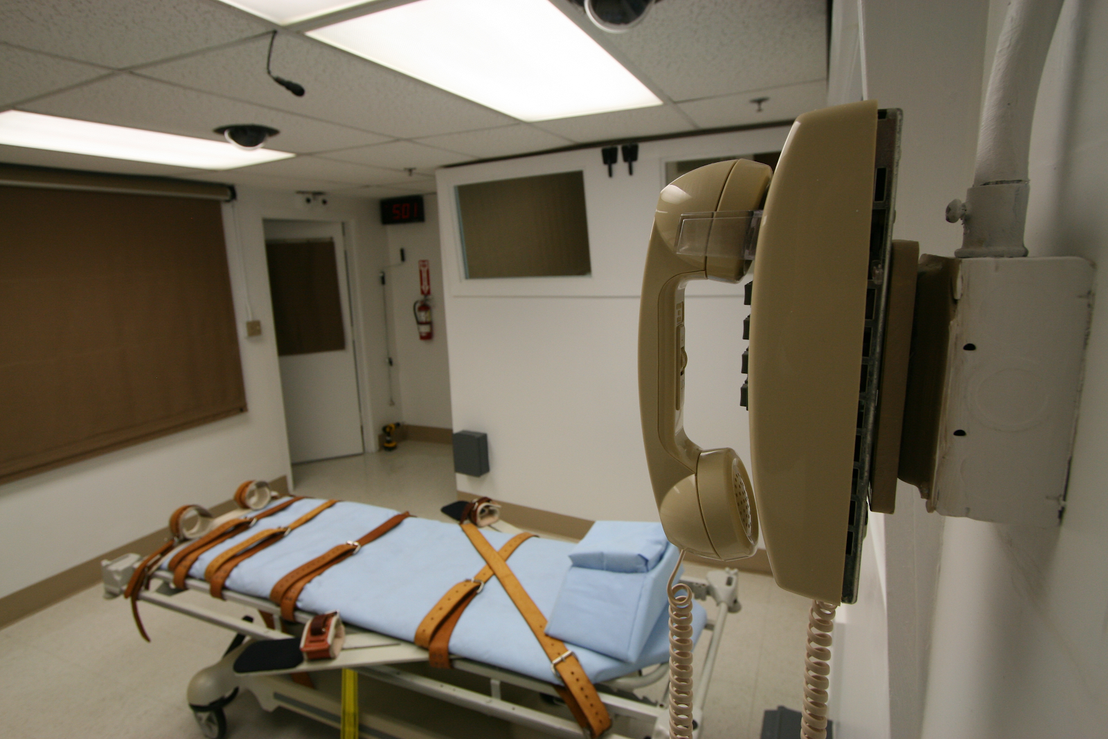 Execution chamber