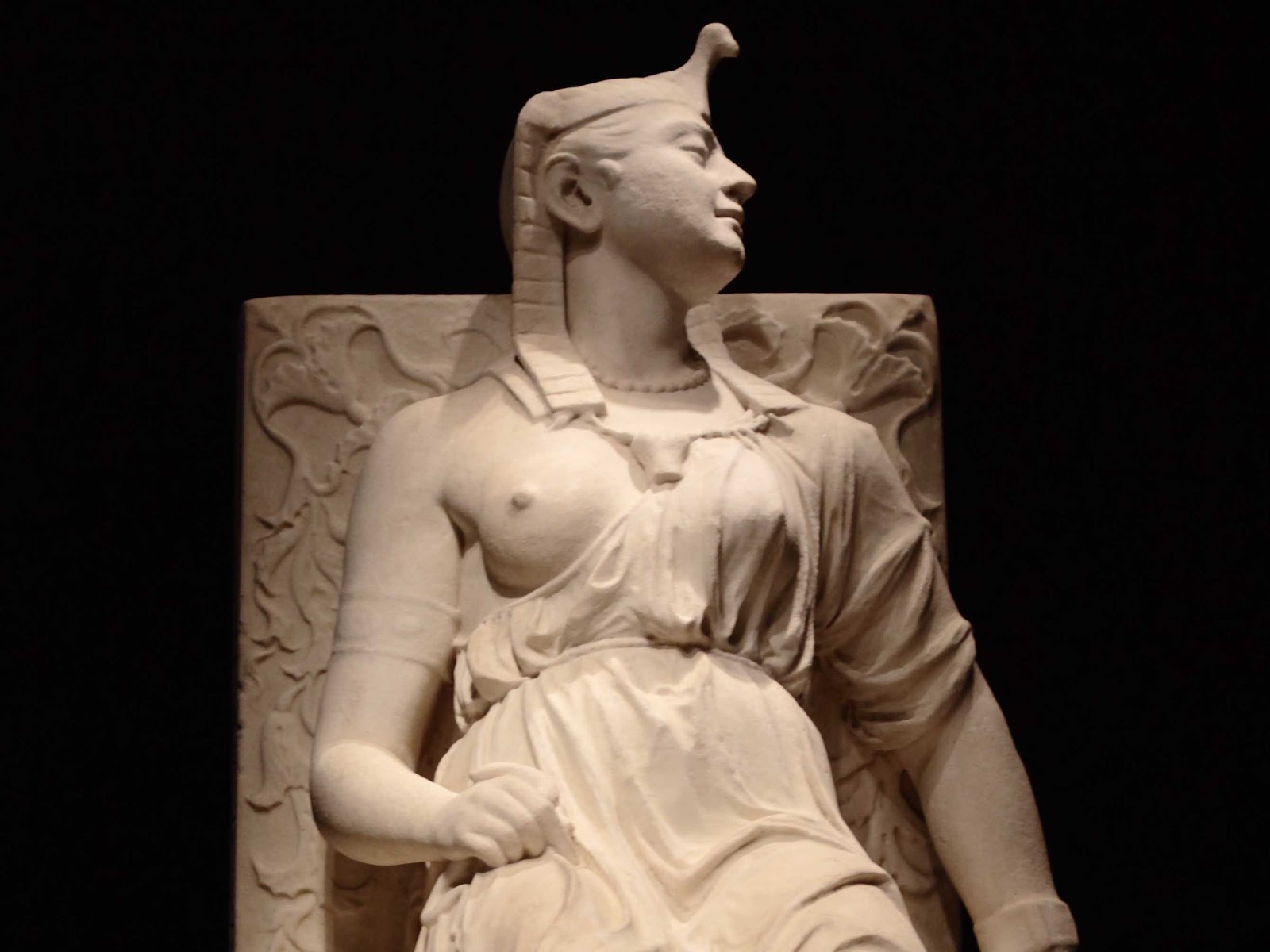 The Death of Cleopatra sculpture