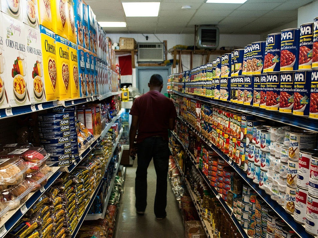 Grocery store isle