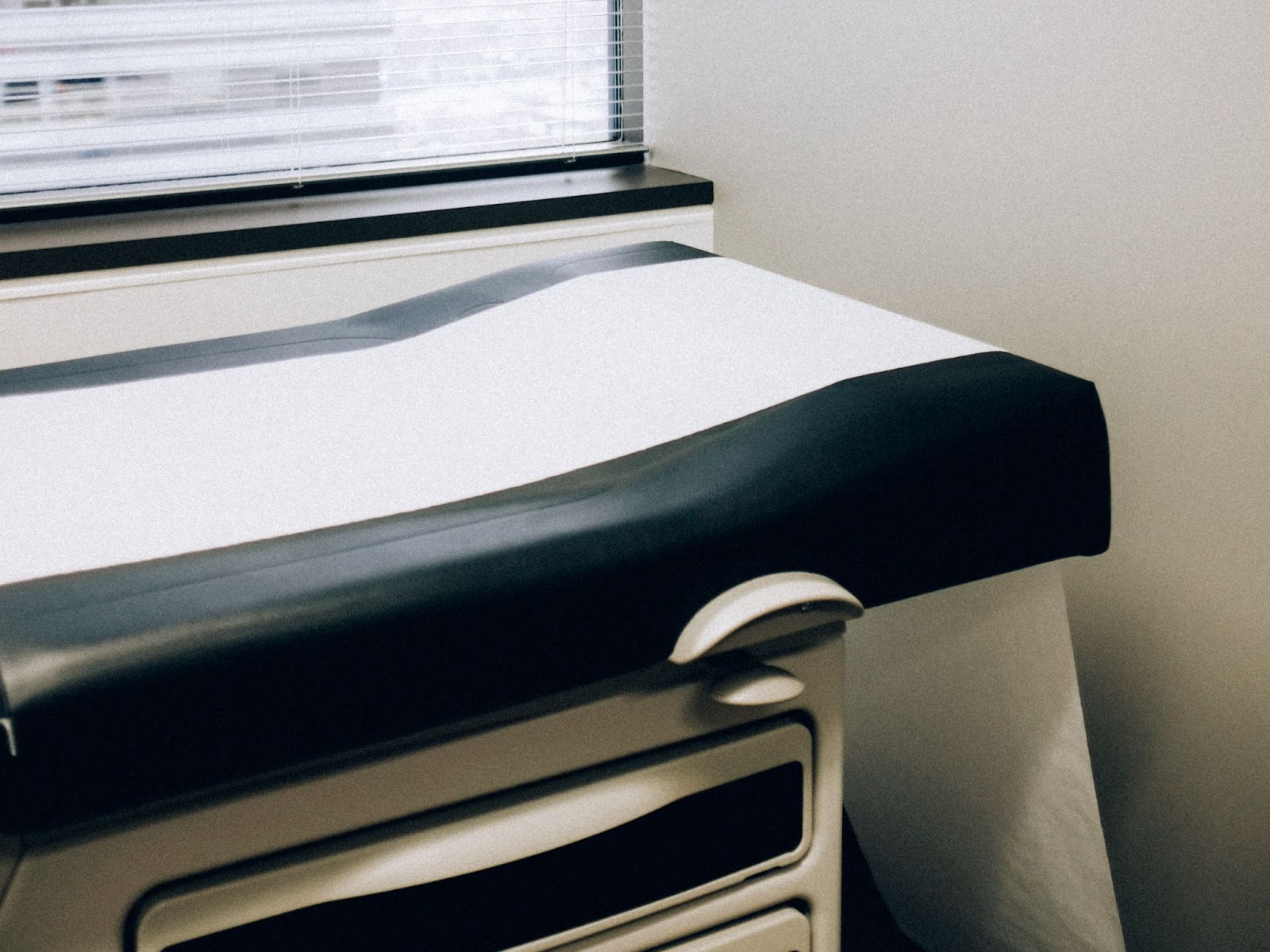Medical examination table