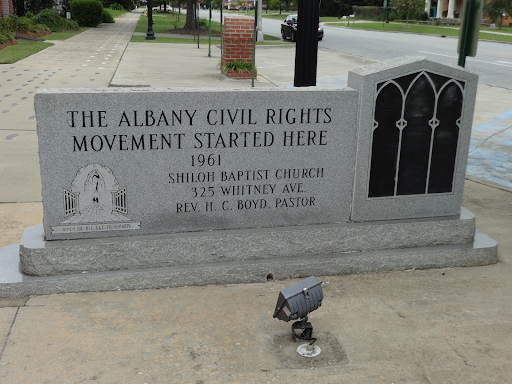 plaque commemorating where the albany civil rights movement