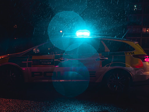 police car with siren lights on