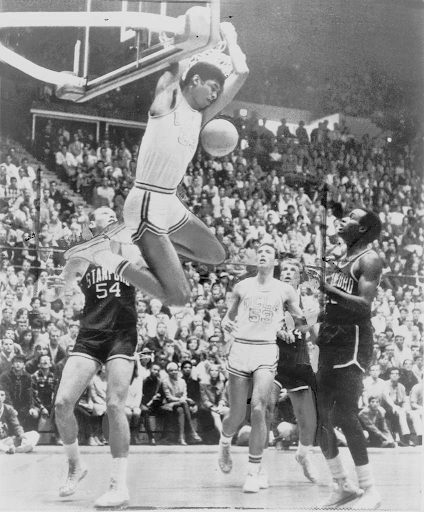 kareem doing a dunk