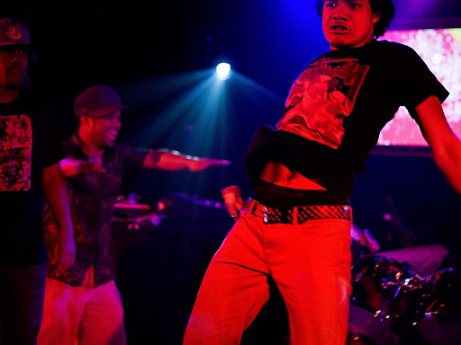 people krumping on stage