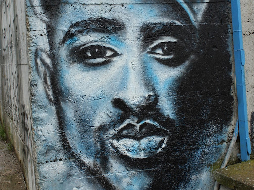 tupac graffiti
