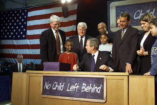 president george w bush signs no child left behind act