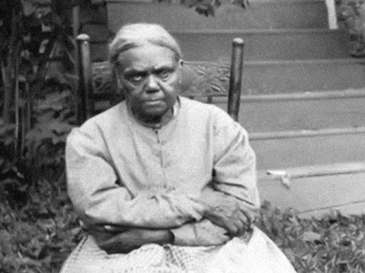 aunt polly jackson sitting