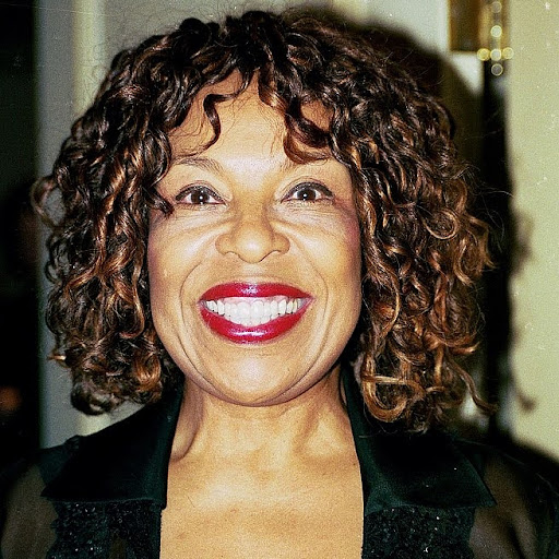 roberta flack smiling