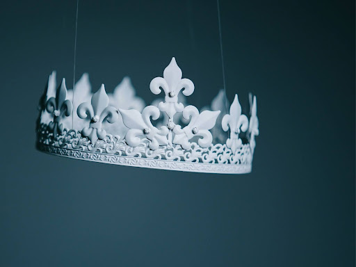 white crown