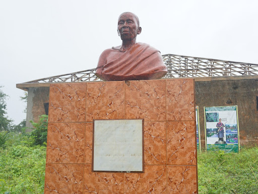 yaa asantewaa museum bust