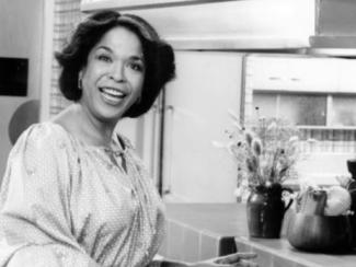 della reese smiling