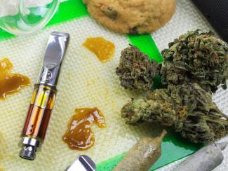 marijuana vape pen and bud