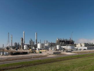 oil refinery in groves texas