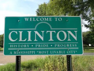 clinton mississippi welcome sign