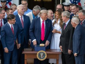 donald trump speaking with cabinet members