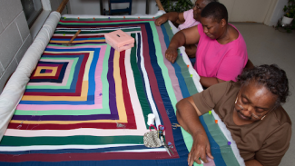 Gees Island knitting table