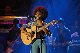 lauryn hill performing