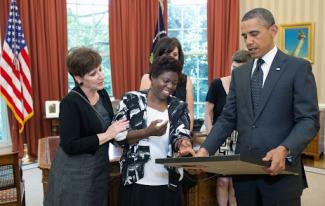 lois curtis and president obama in oval office