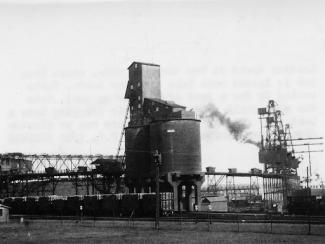 photo of a loading dock at the two harbors minnesota