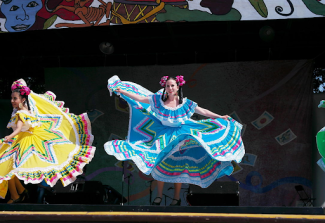 cinco de mayo dancers