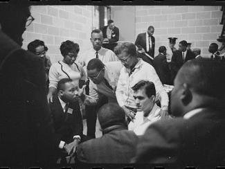 crowd around mlk jr speaking