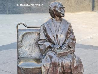 sculpture of rosa parks in dallas