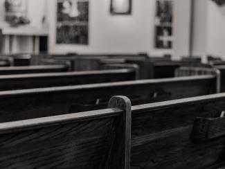 empty church pews