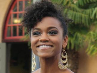 syesha mercado smiling