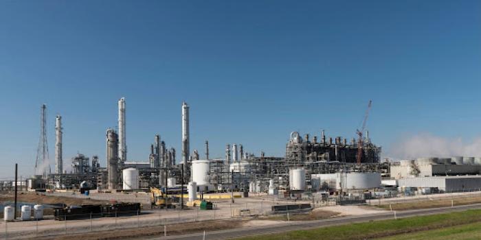 oil refinery in groves texas