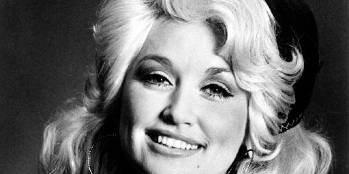 Dolly Parton smiling