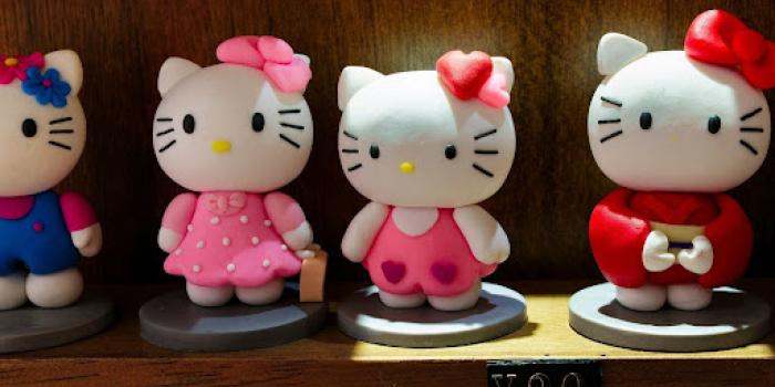 hello kitty figurines